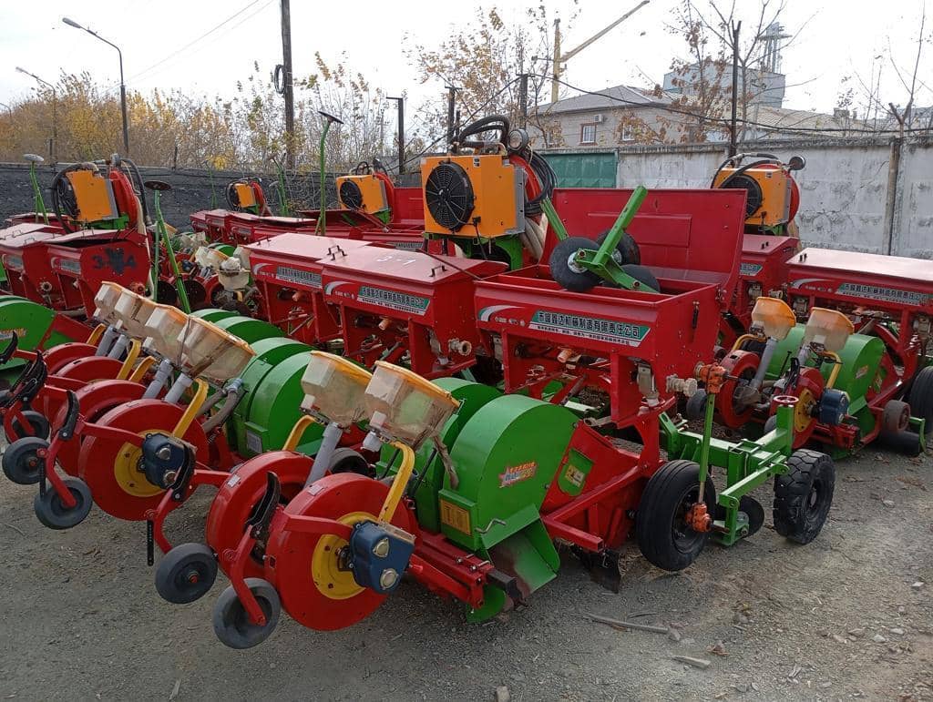 Jilin Kangda Agricultural Machinery 2BXF-27 Многофункциональная рядовая сеялка для посева и внесения удобрений