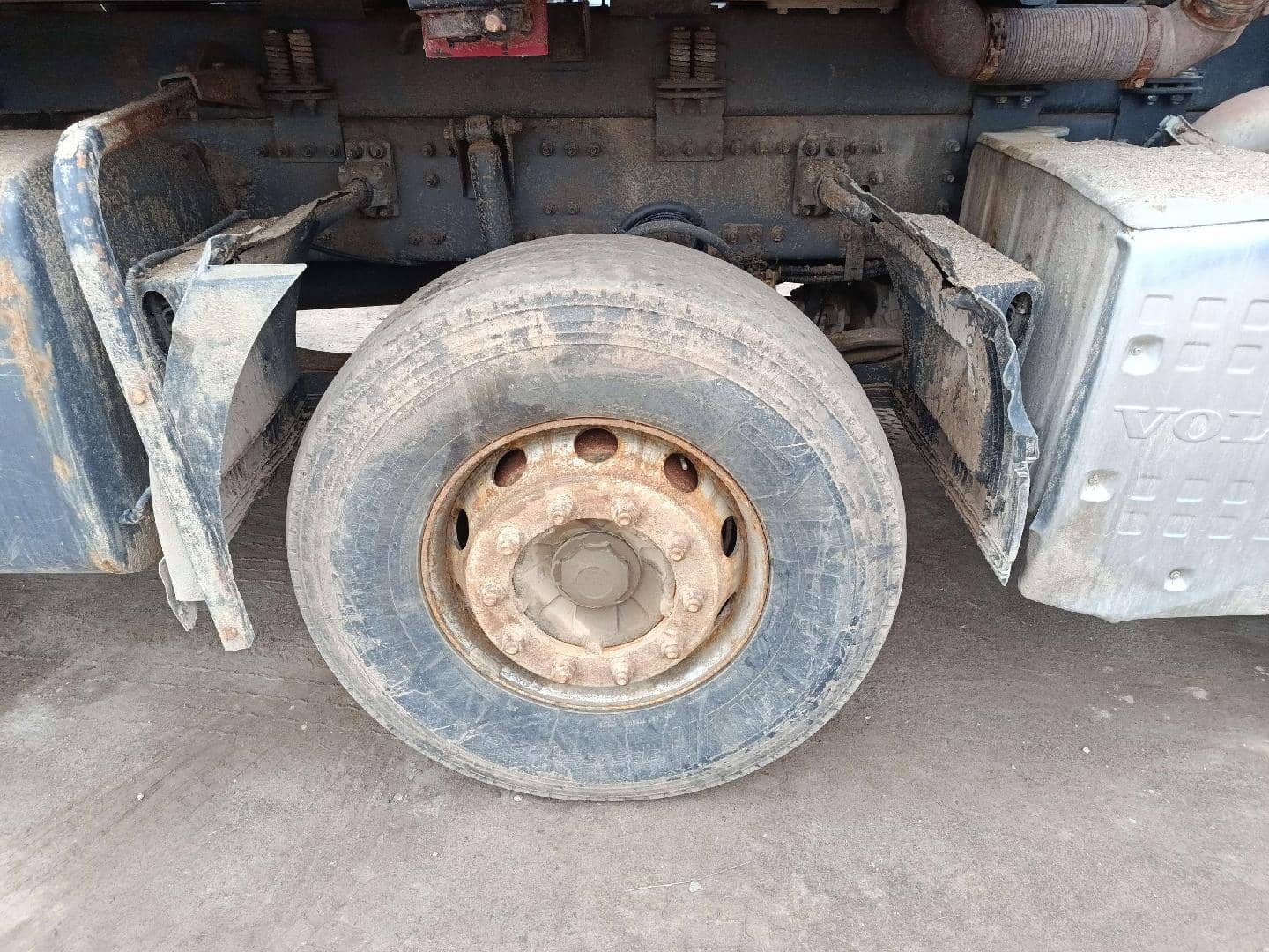 Volvo FM 420 8x4 (FMX),  462 426 км, 2022 года в лизинг