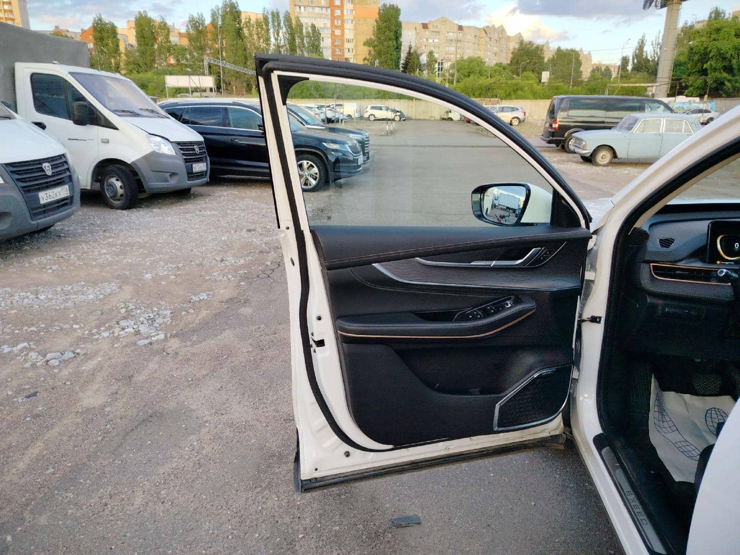 EXEED LX,  165 572 км, 2023 года в лизинг