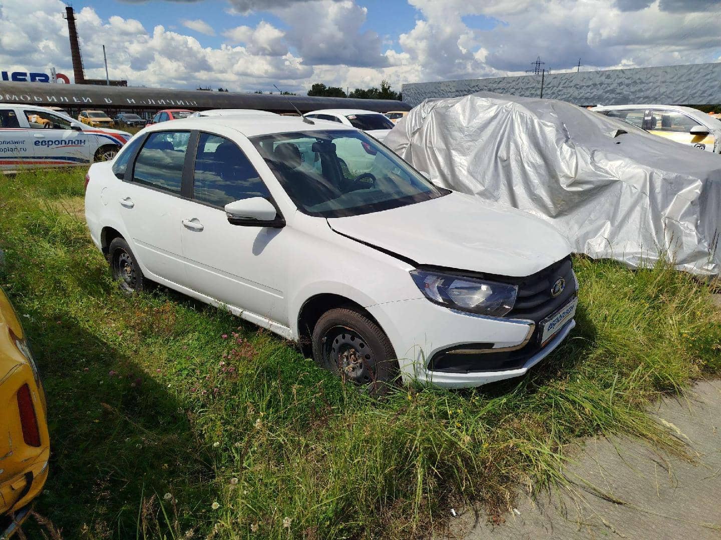 Lada Granta седан,  75 000 км, 2023 года в лизинг