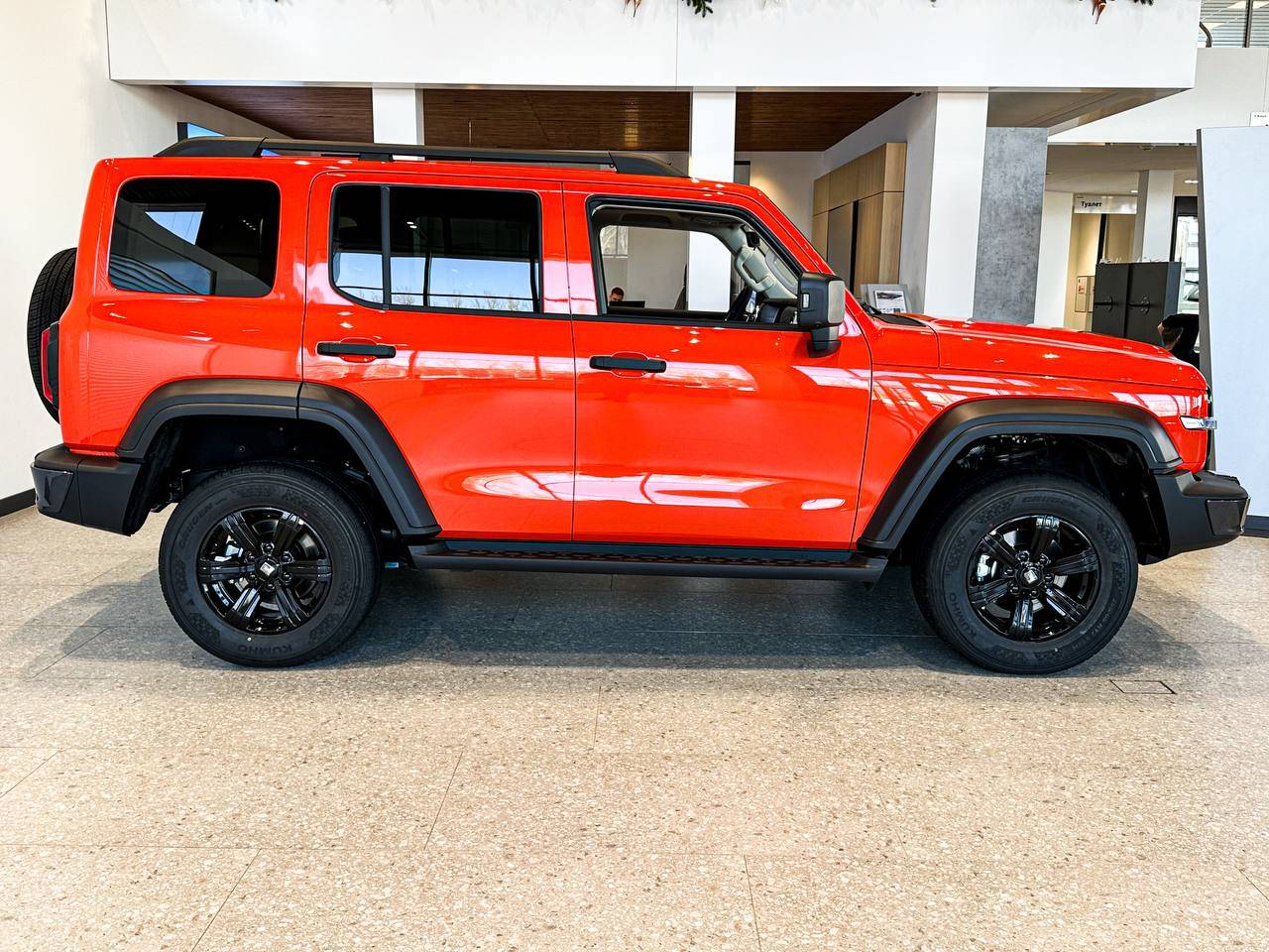 Tank 300 Premium 2.0 8AT 4WD