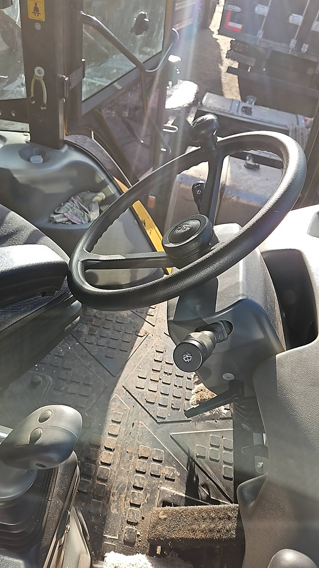 SDLG/LGCE B877F, 2024 года в лизинг