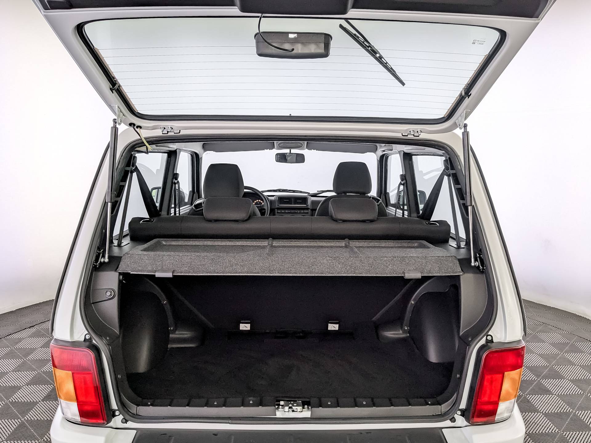 Lada Niva Legend 3 дв Urban 1.7 5MT