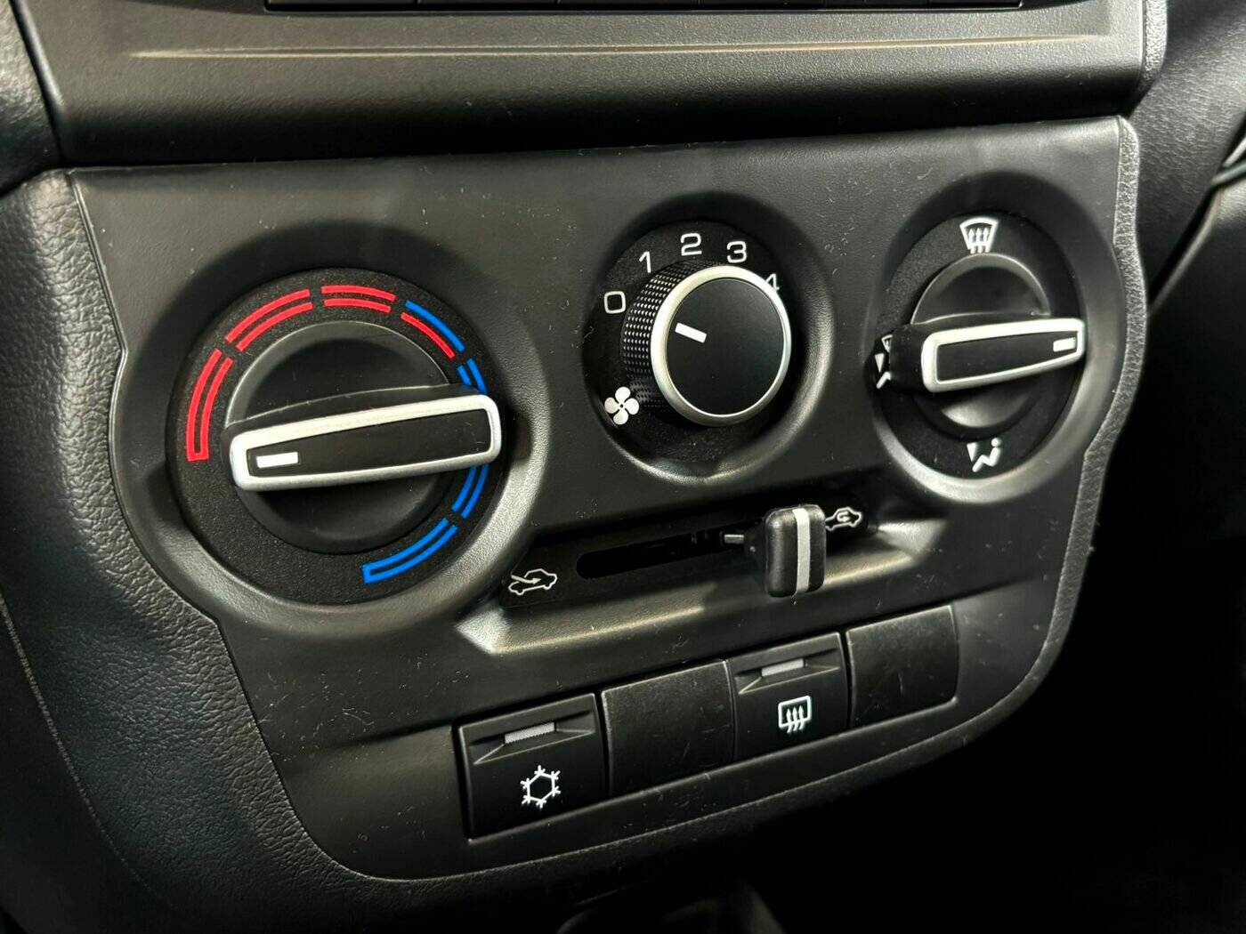 Lada Granta седан Comfort'24 1.6 90hp 5MT