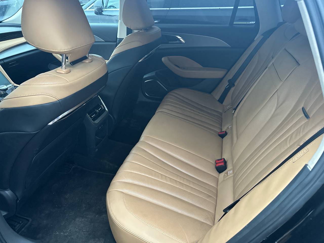 Hongqi H5,  62 762 км, 2024 года в лизинг