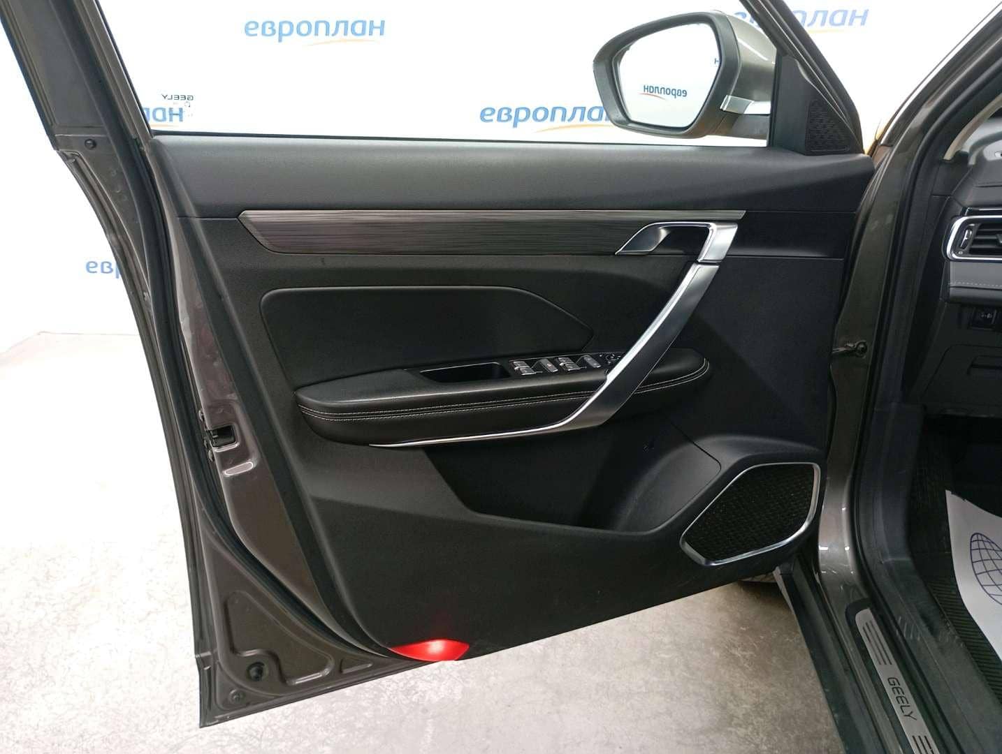Geely Atlas Pro,  252 576 км, 2023 года в лизинг