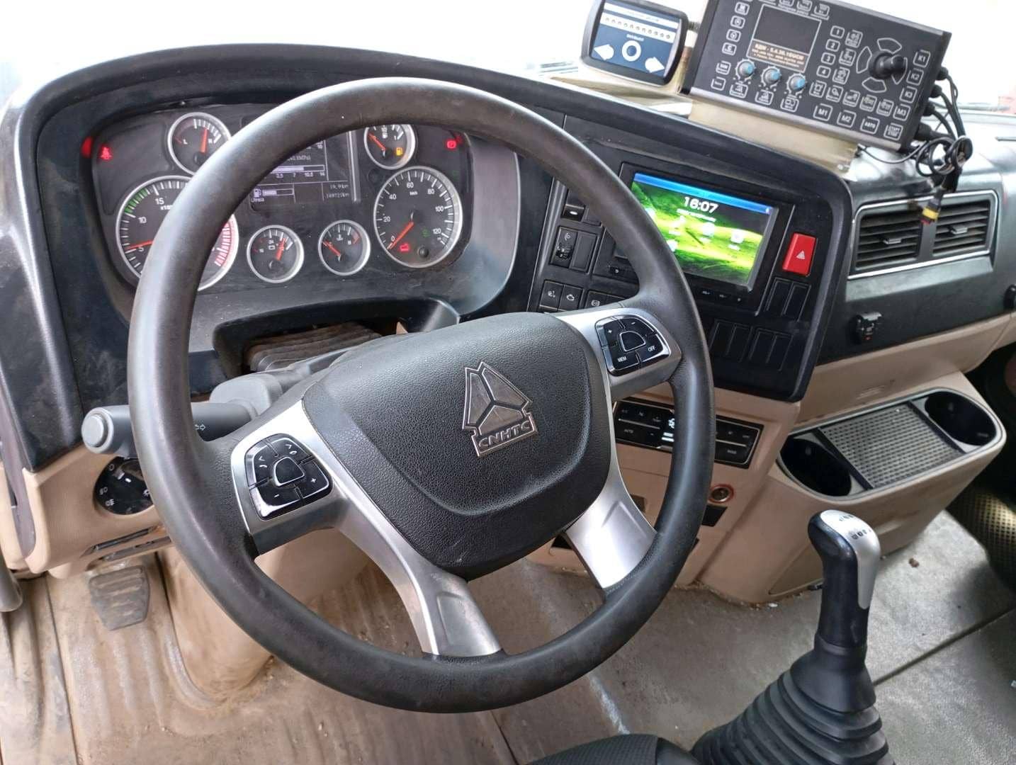 HOWO ZZ3256V384GE 6x4,  111 208 км, 2023 года в лизинг