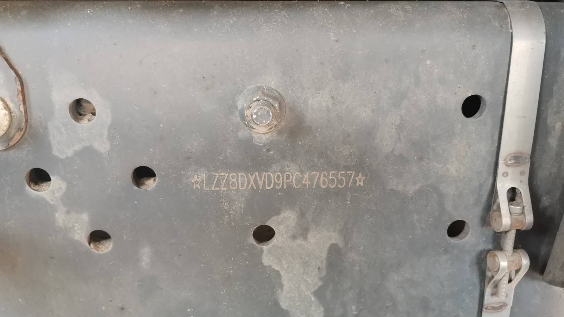 Sitrak ZZ3316V386ME,  195 489 км, 2023 года в лизинг