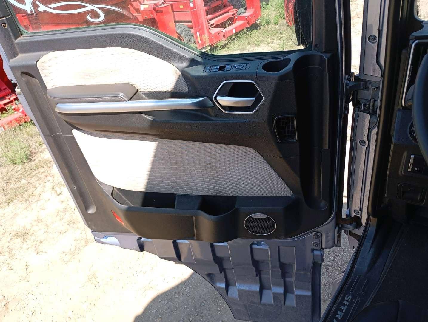 Sitrak С7Н MAX 6×4 ZZ4256V364HE,  157 916 км, 2023 года в лизинг