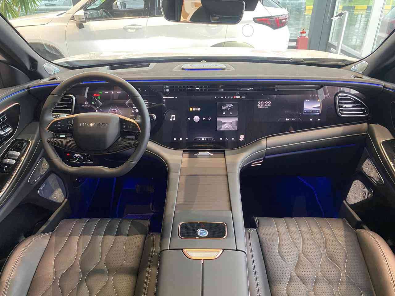 EXEED VX President 7 мест 2.0T 8AT 4WD