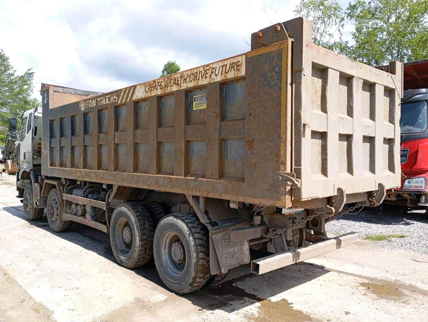 FAW CA3310P66K24T4E4 8x4 (E4),  222 669 км, 2022 года в лизинг