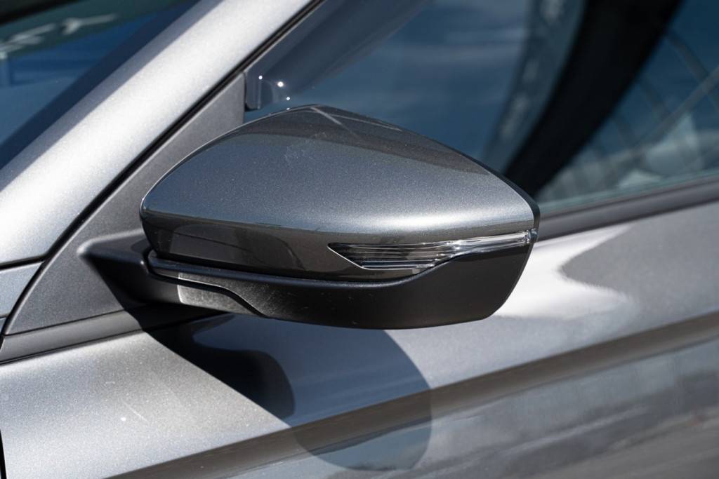 Geely Emgrand Luxury 1.5 AT