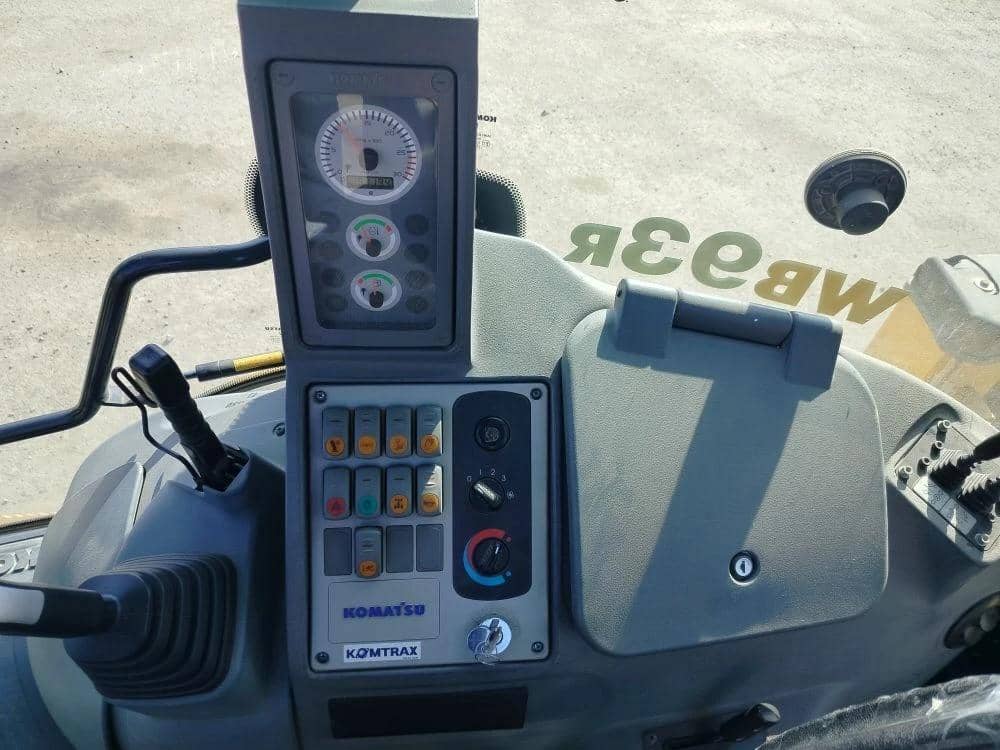 KOMATSU WB93R-5EO,  9 118 км, 2020 года в лизинг