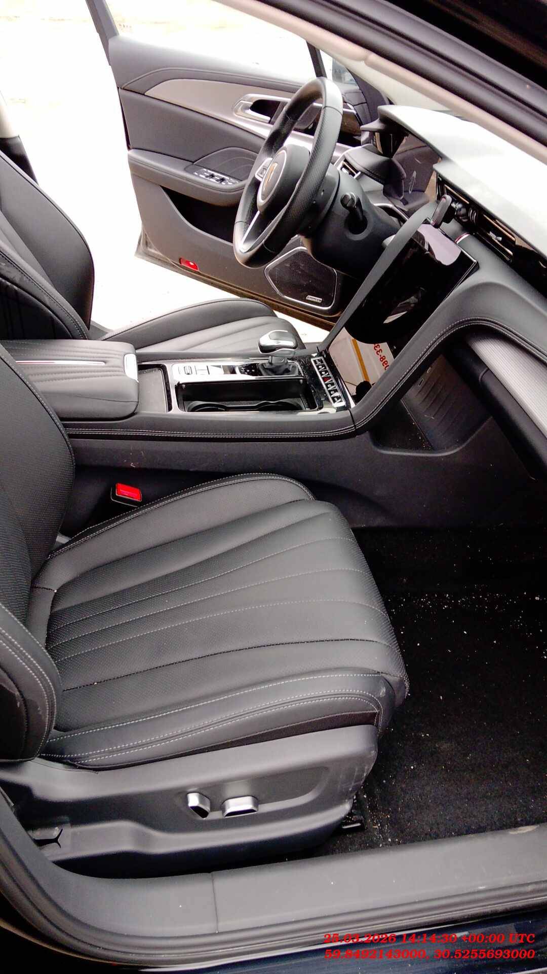 Hongqi H5,  103 668 км, 2024 года в лизинг