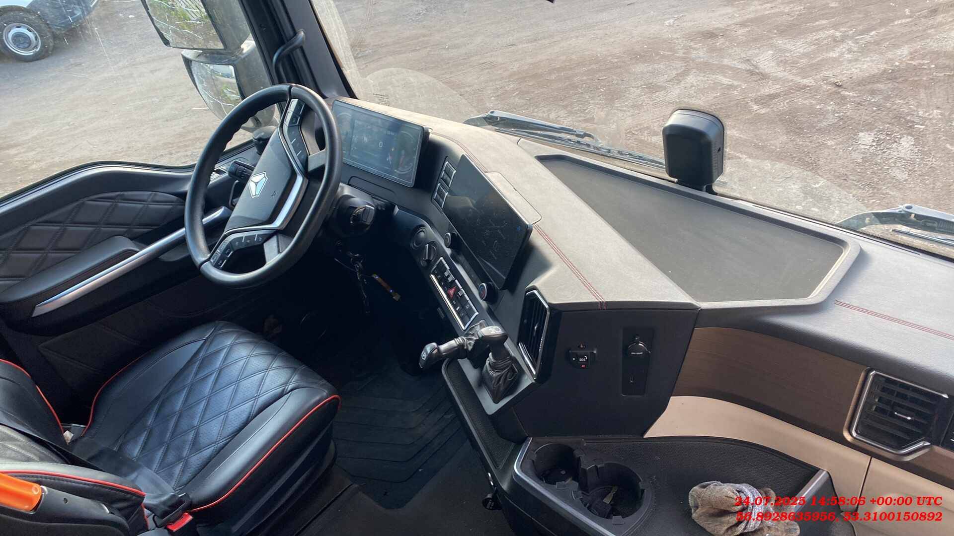 Sitrak C7H 4x2 ZZ4186V361HE,  180 753 км, 2023 года в лизинг