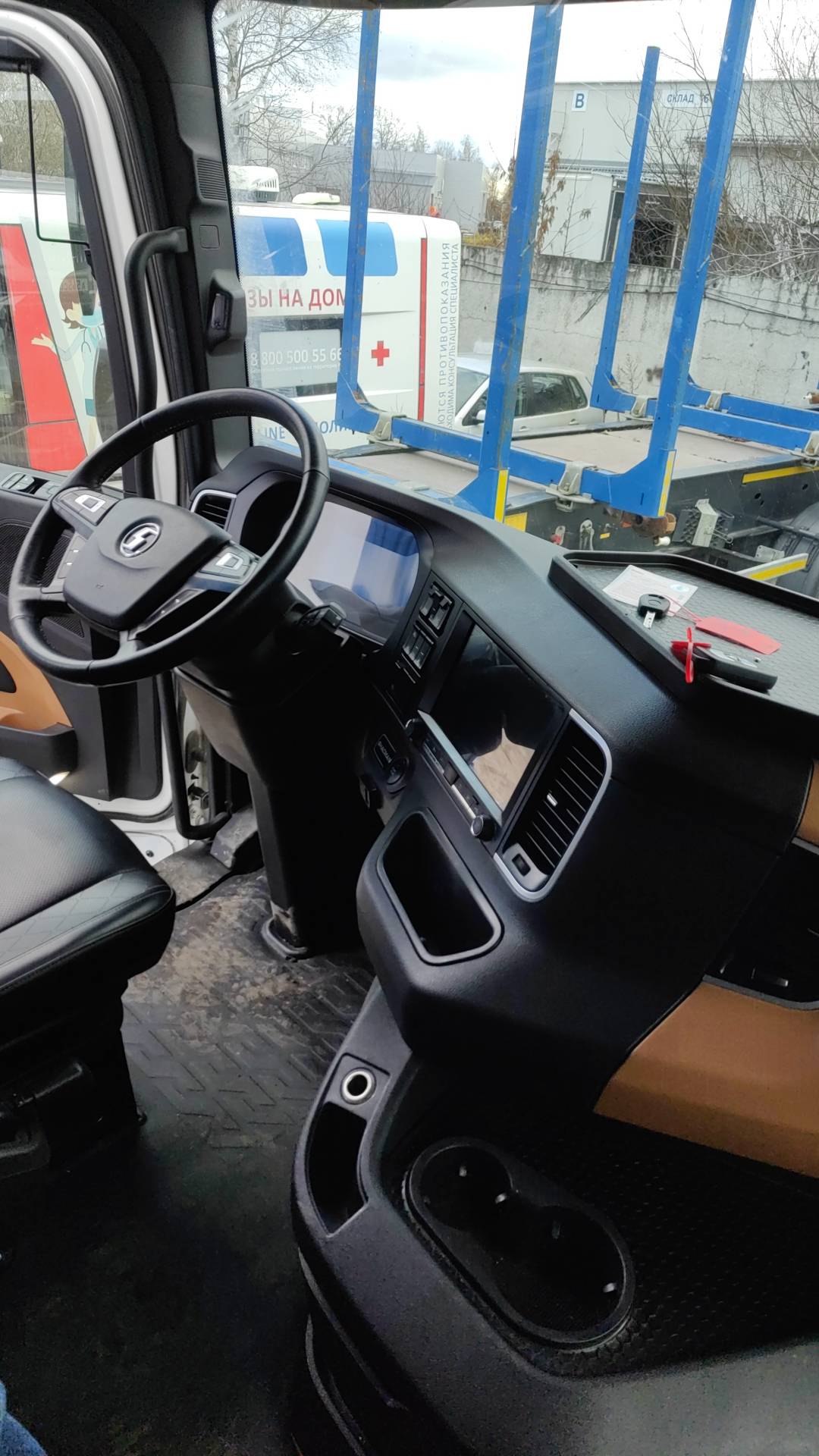 Shacman SX4188YY381,  378 544 км, 2023 года в лизинг