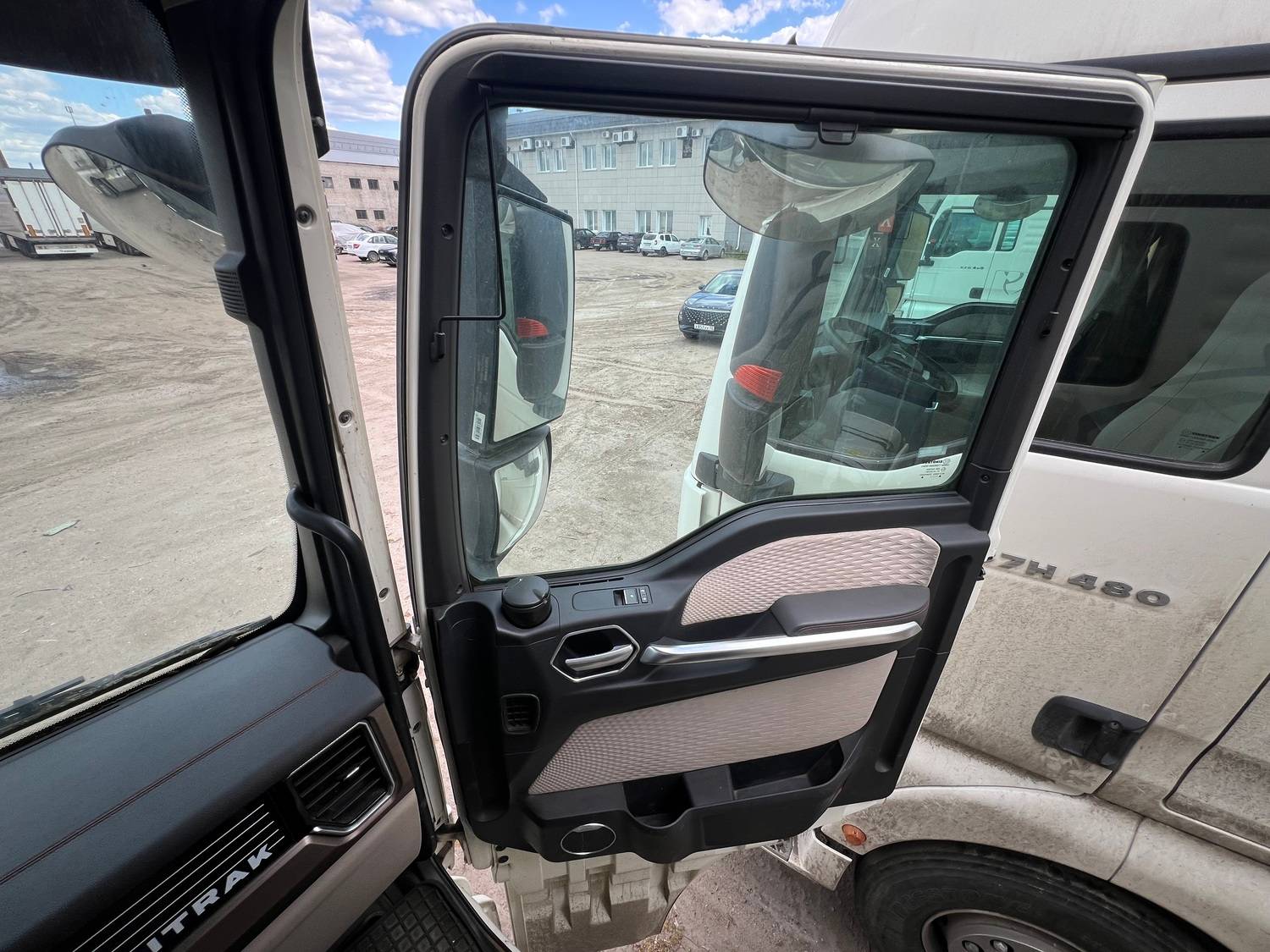 Sitrak ZZ4186V391HE Лот 000007541