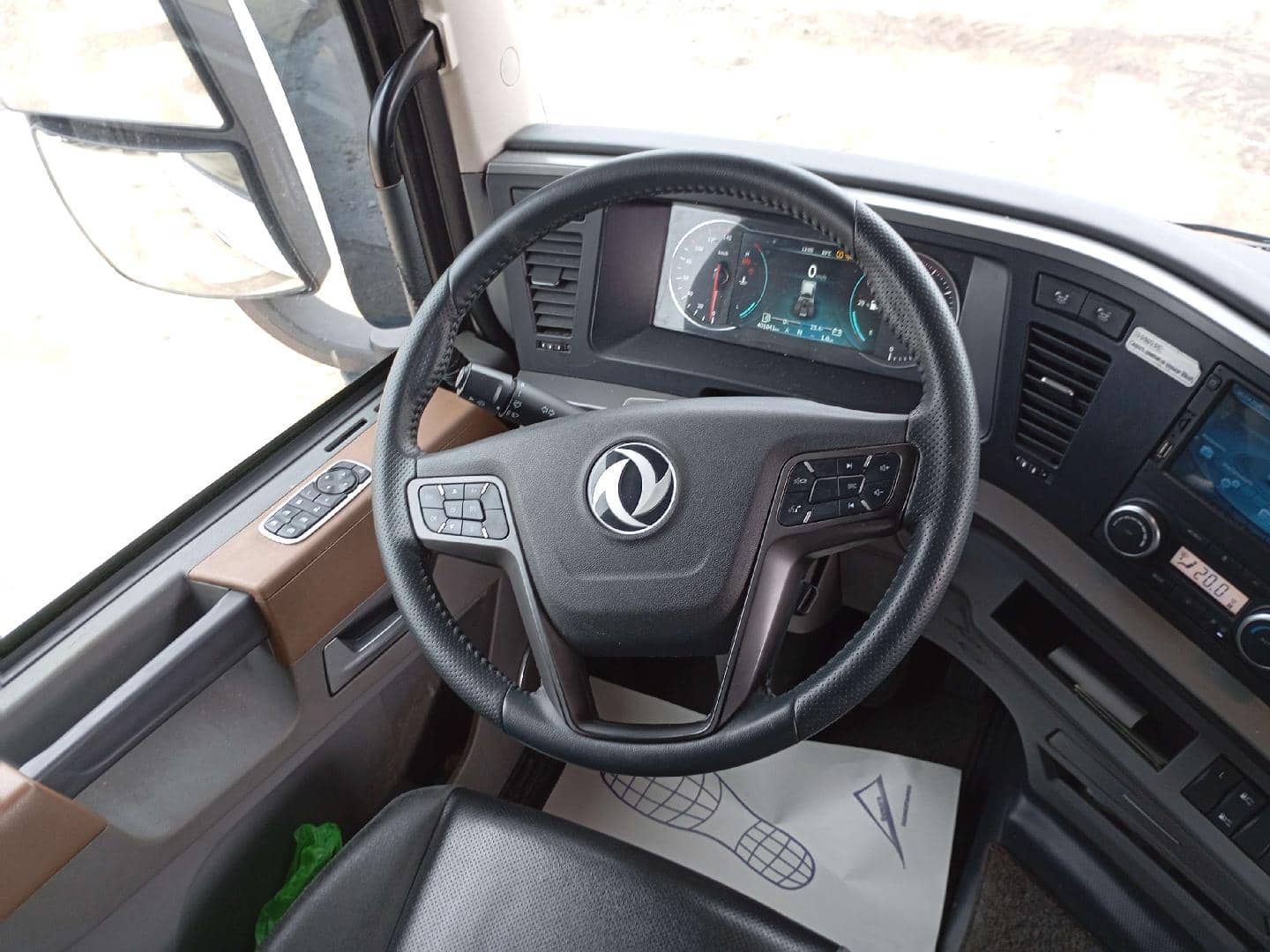 DongFeng GX DFH4180 4x2,  401 041 км, 2024 года в лизинг