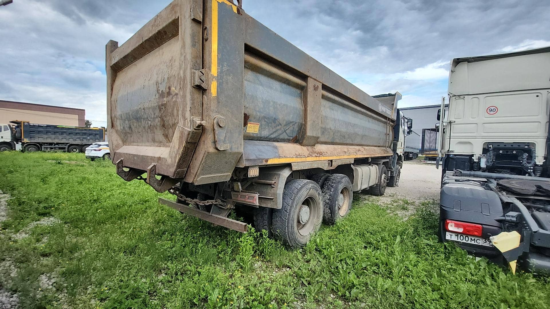 FAW CA3311P66K24T4E5 8х4,  122 471 км, 2023 года в лизинг