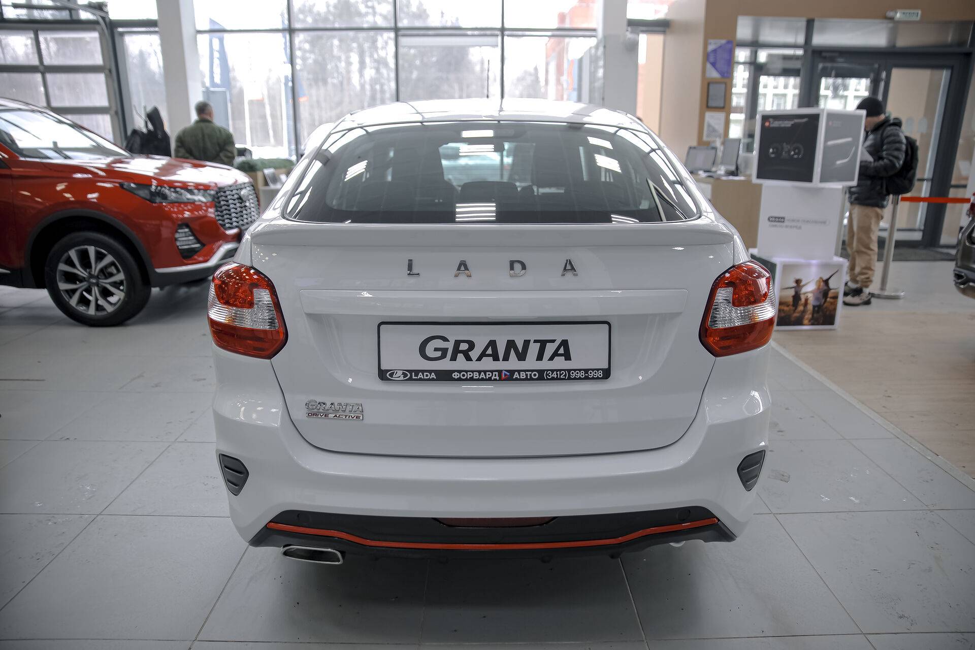 Lada Granta Sportline седан Comfort 24 1.6 106hp 5MT