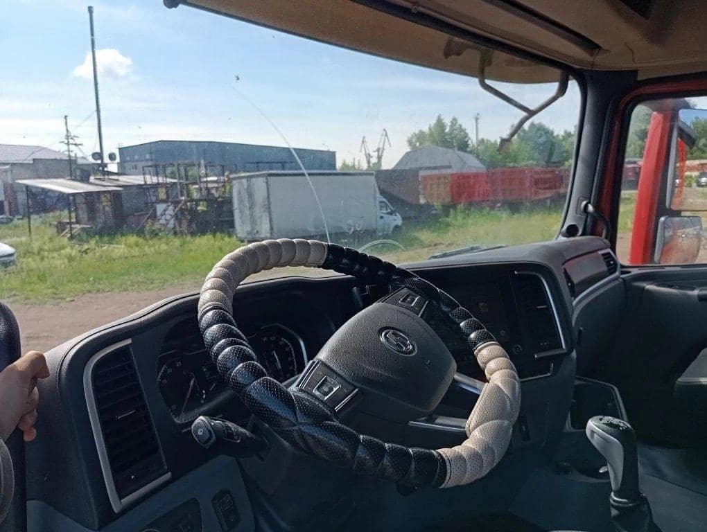Shacman SX42584V324,  190 623 км, 2024 года в лизинг