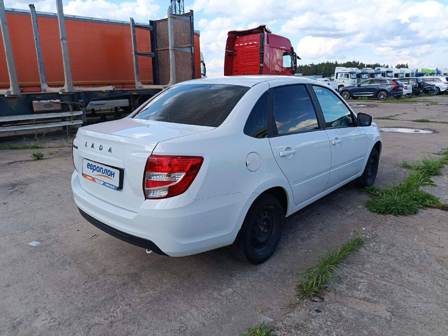 Lada Granta седан,  81 416 км, 2023 года в лизинг