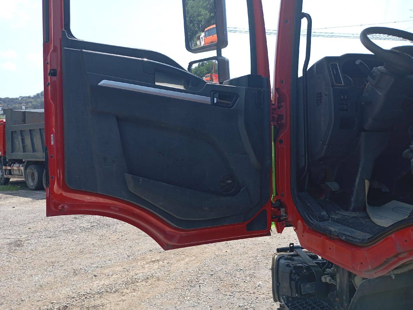 Shacman SX32488L344C,  93 442 км, 2023 года в лизинг