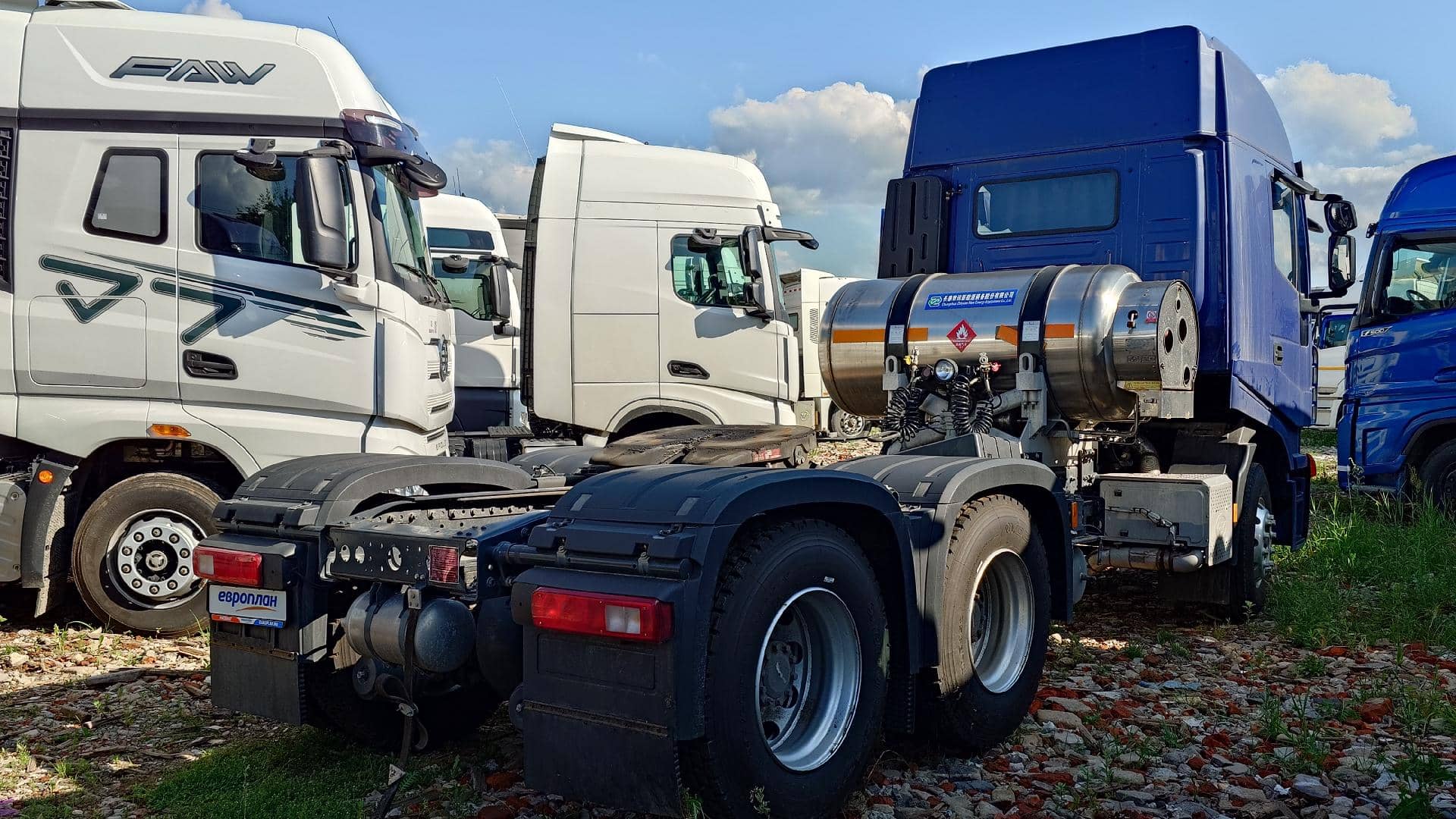 HONGYAN CQ4187HD12381T LNG,  12 103 км, 2023 года в лизинг