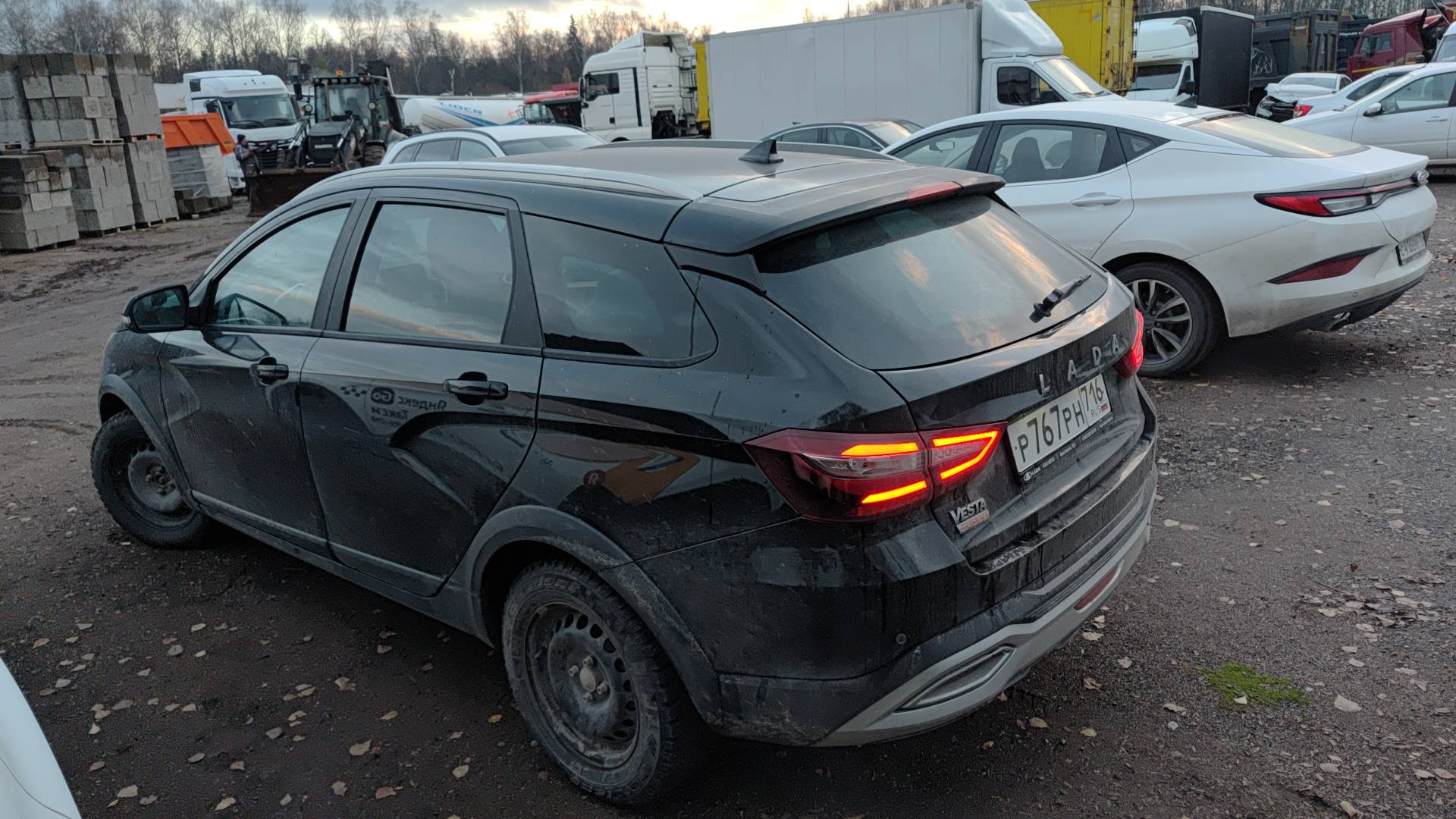 Lada Vesta SW Cross,  14 976 км, 2024 года в лизинг