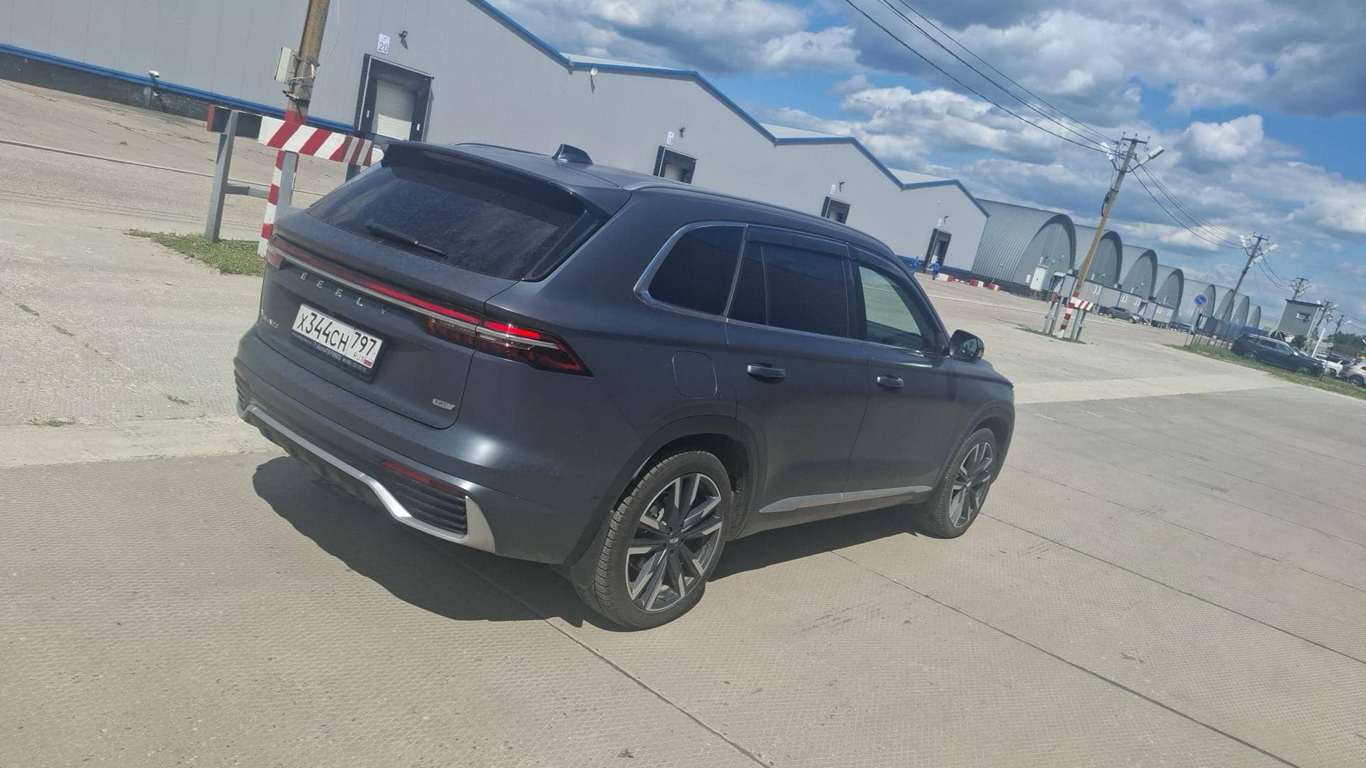 Geely Monjaro,  50 000 км, 2024 года в лизинг