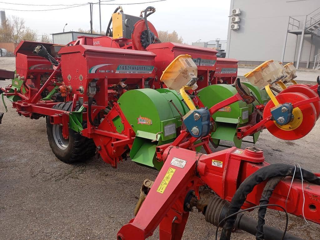 Jilin Kangda Agricultural Machinery 2BMZF-12C сеялка точного высева,  6 км, 2023 года в лизинг