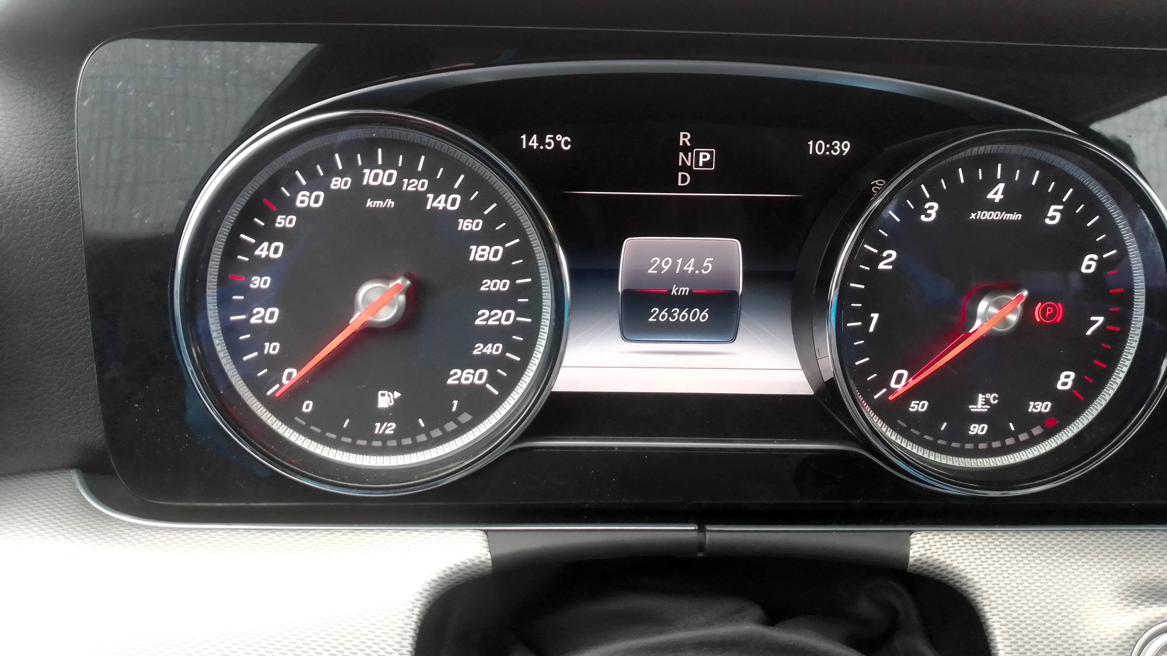 Mercedes-Benz E седан,  263 606 км, 2019 года в лизинг