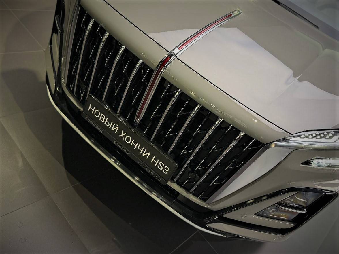 Hongqi HS3 Deluxe 2.0T AWD