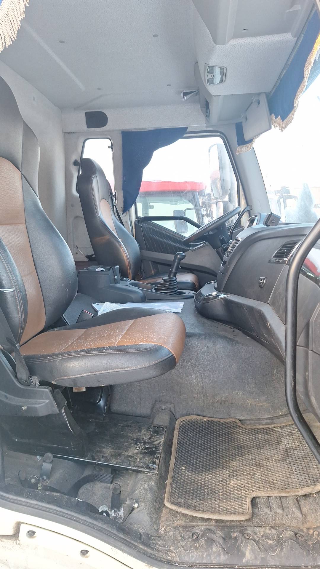 FAW CA3250P66K24T1E5 6х4,  173 630 км, 2022 года в лизинг