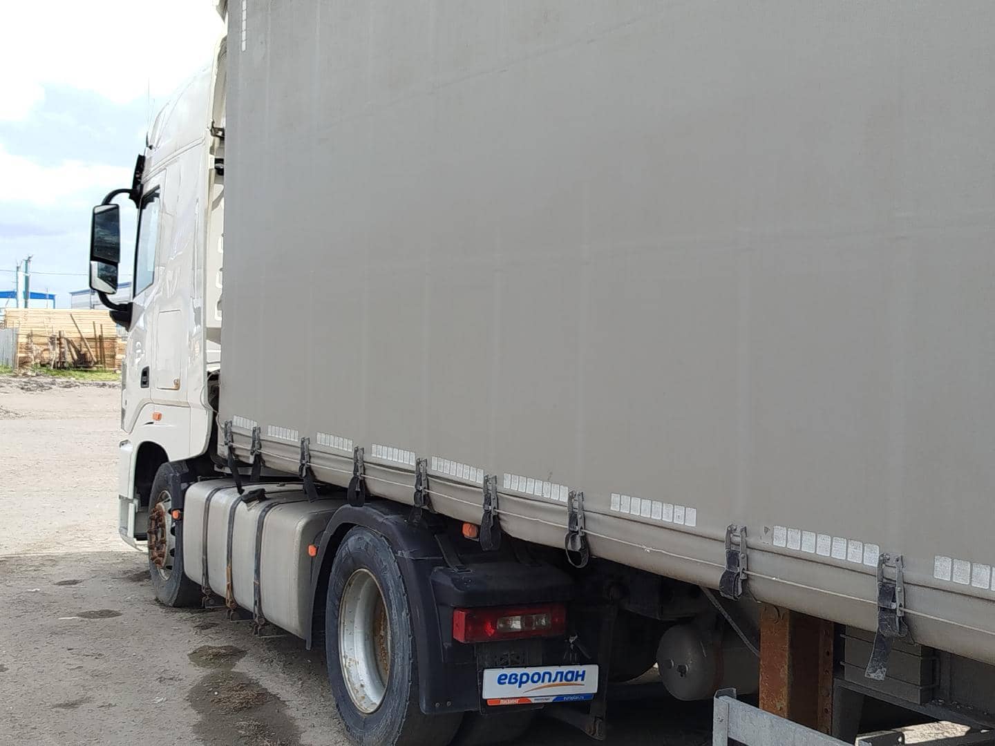 DongFeng GX D111A 4x2,  644 247 км, 2023 года в лизинг
