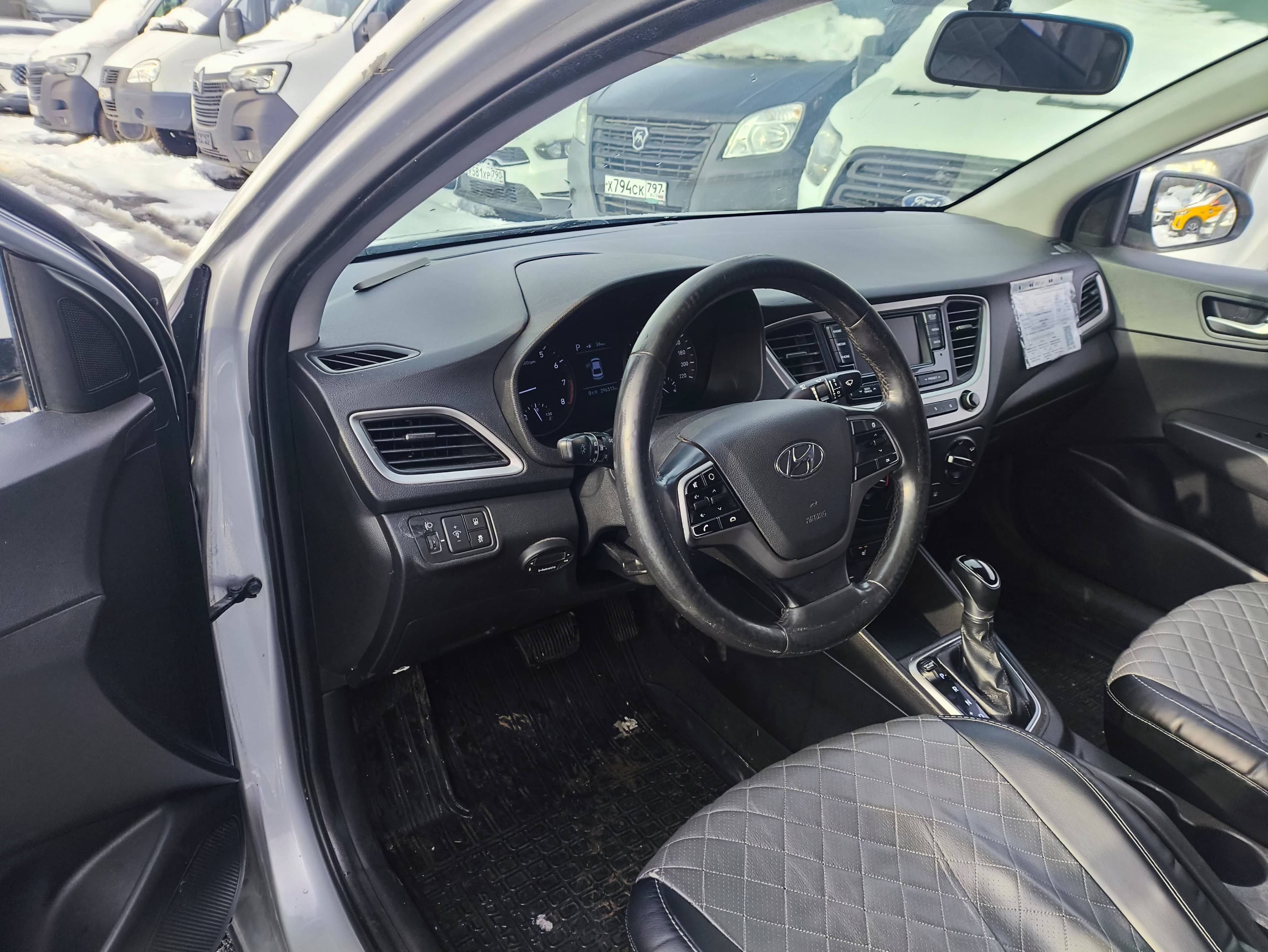 Hyundai Solaris,  296 313 км, 2018 года в лизинг