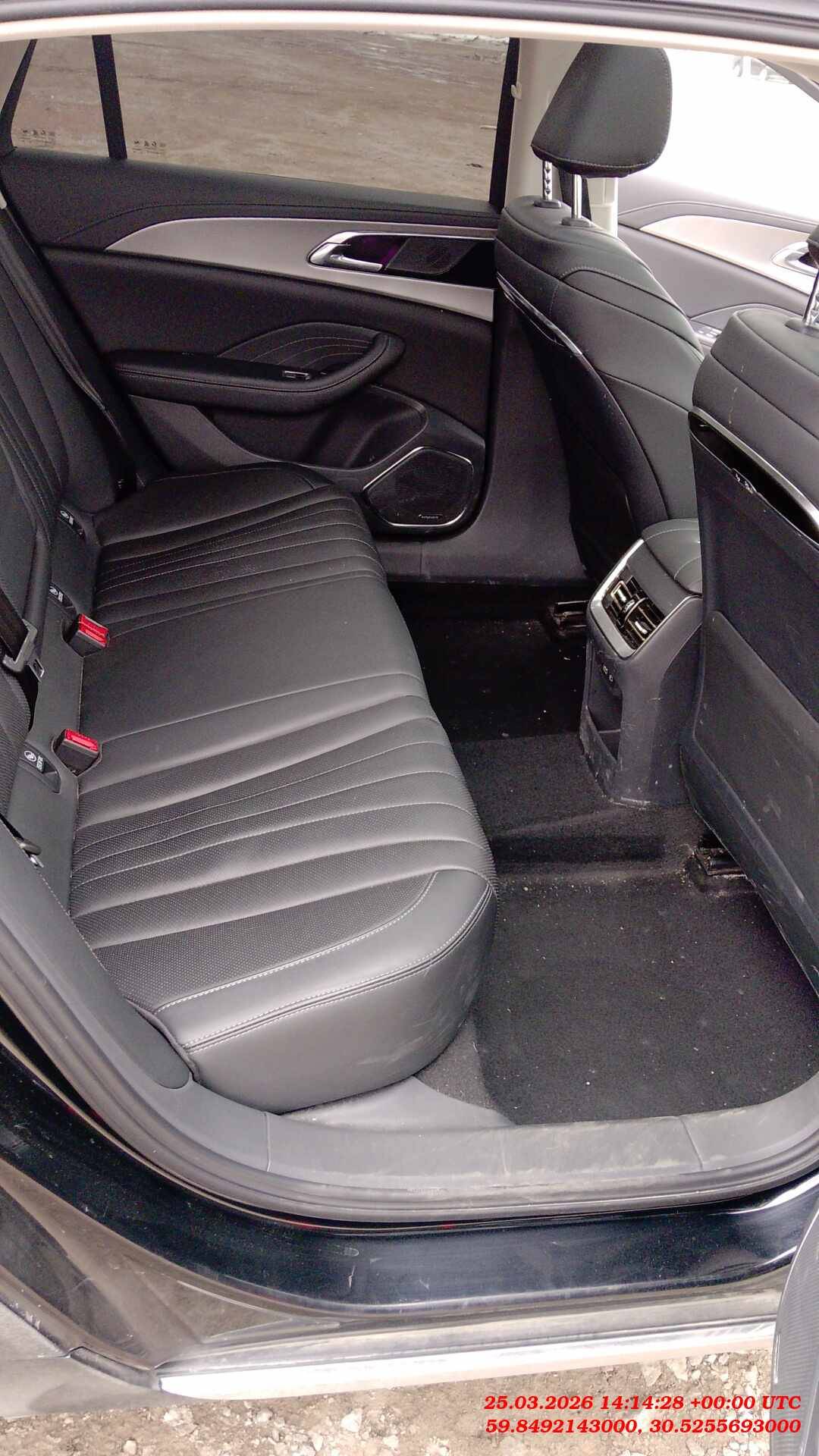 Hongqi H5,  103 668 км, 2024 года в лизинг