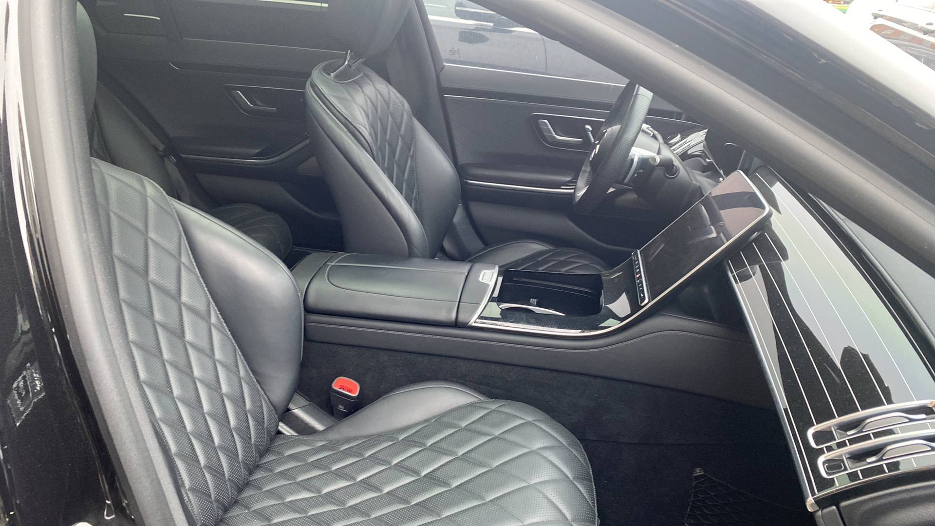 Mercedes-Benz S седан,  73 000 км, 2023 года в лизинг