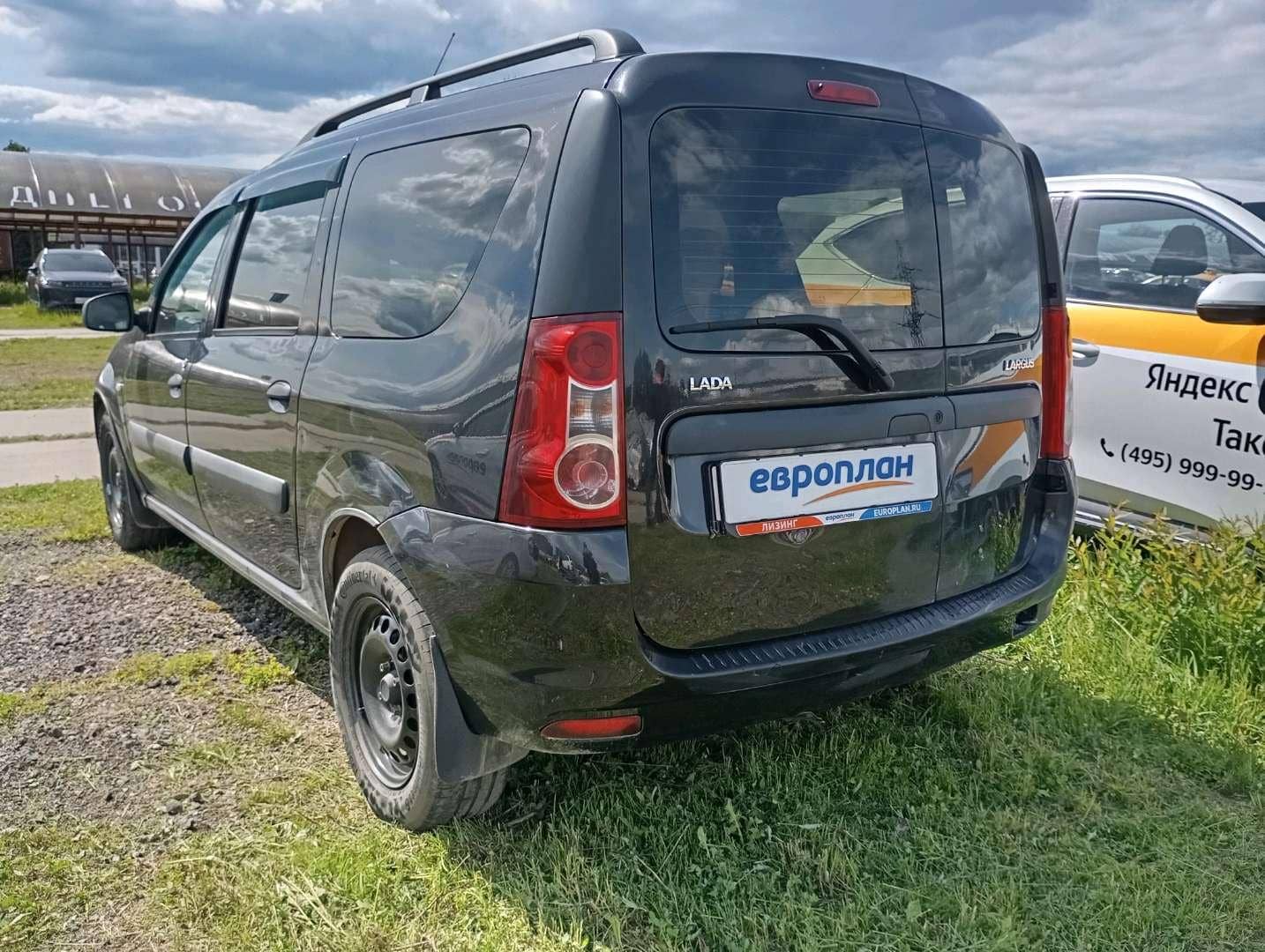 Lada Largus универсал,  269 982 км, 2019 года в лизинг