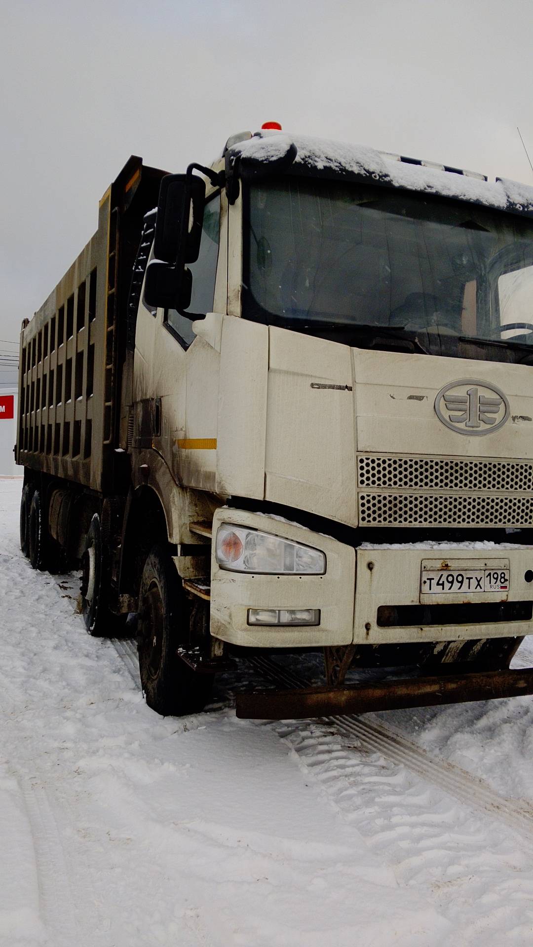 FAW CA3310P66K24T4E5 8х4,  106 614 км, 2022 года