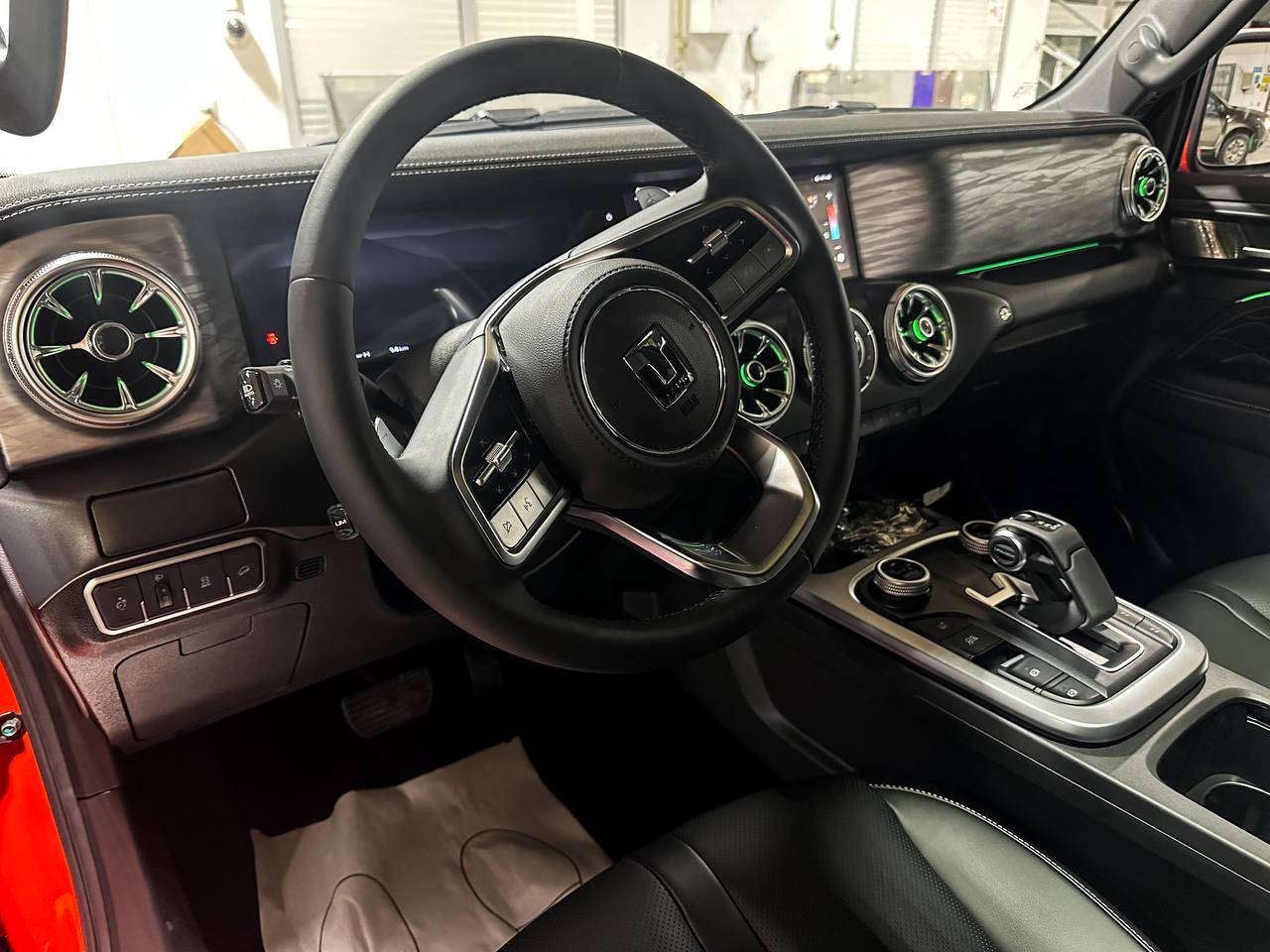 Tank 300 Сити Премиум 2.0 АТ полный привод