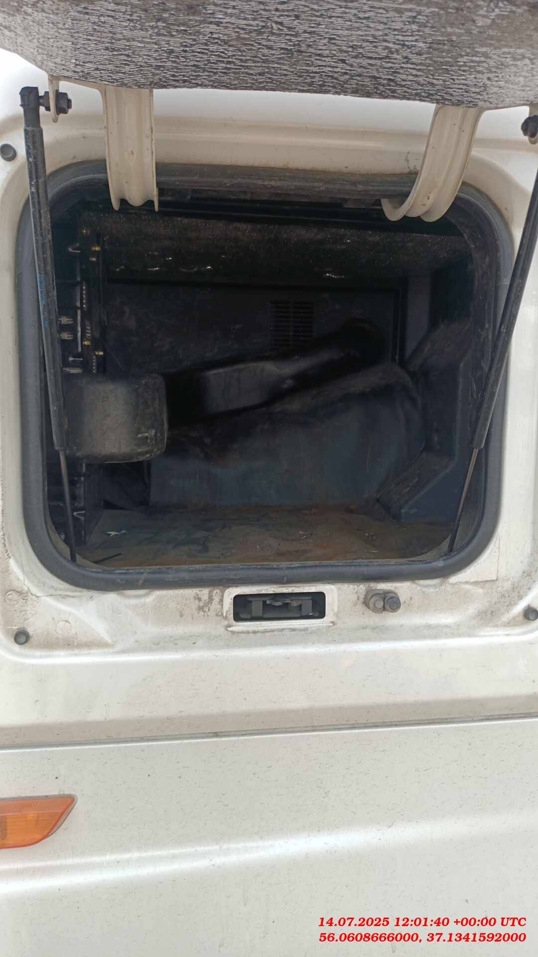 DongFeng GX DFH4180 4x2,  646 922 км, 2023 года в лизинг
