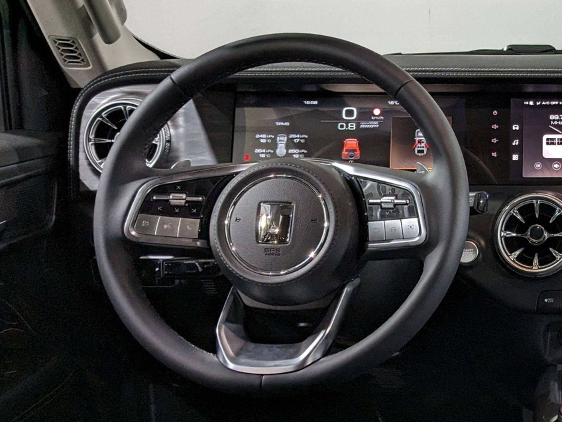 Tank 300 Adventure 2.0 8AT 4WD