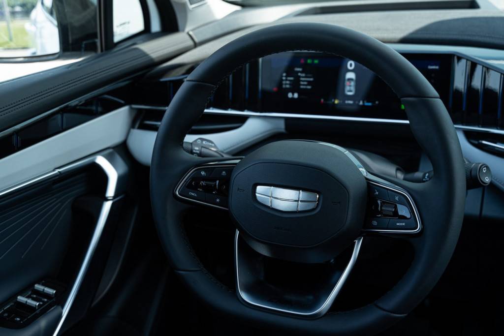 Geely Atlas Флагман 2.0Т АТ полный привод