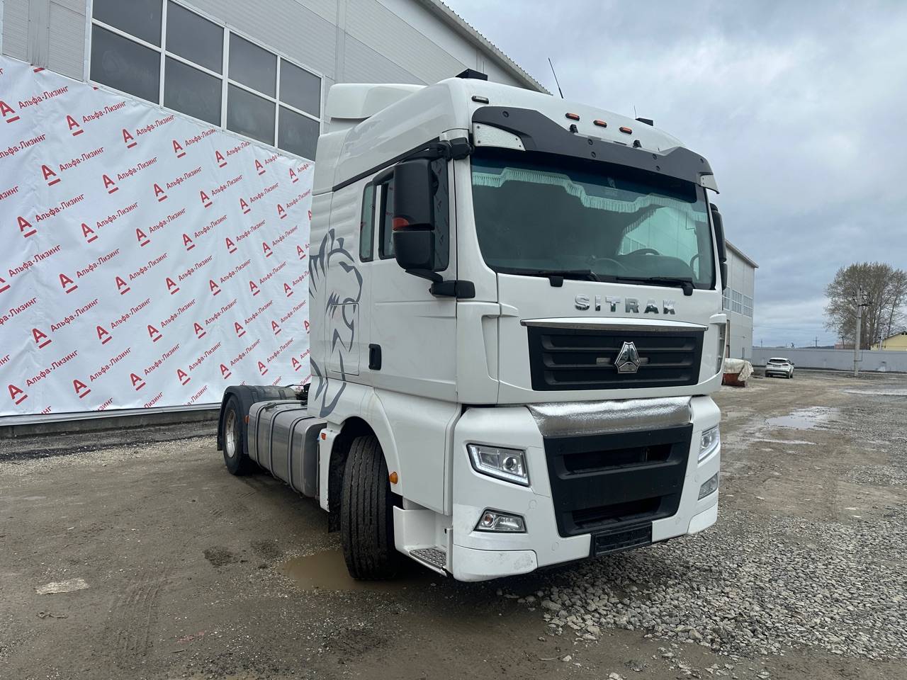 Sitrak C7H 4x2 ZZ4186V361HE,  421 770 км, 2022 года в лизинг
