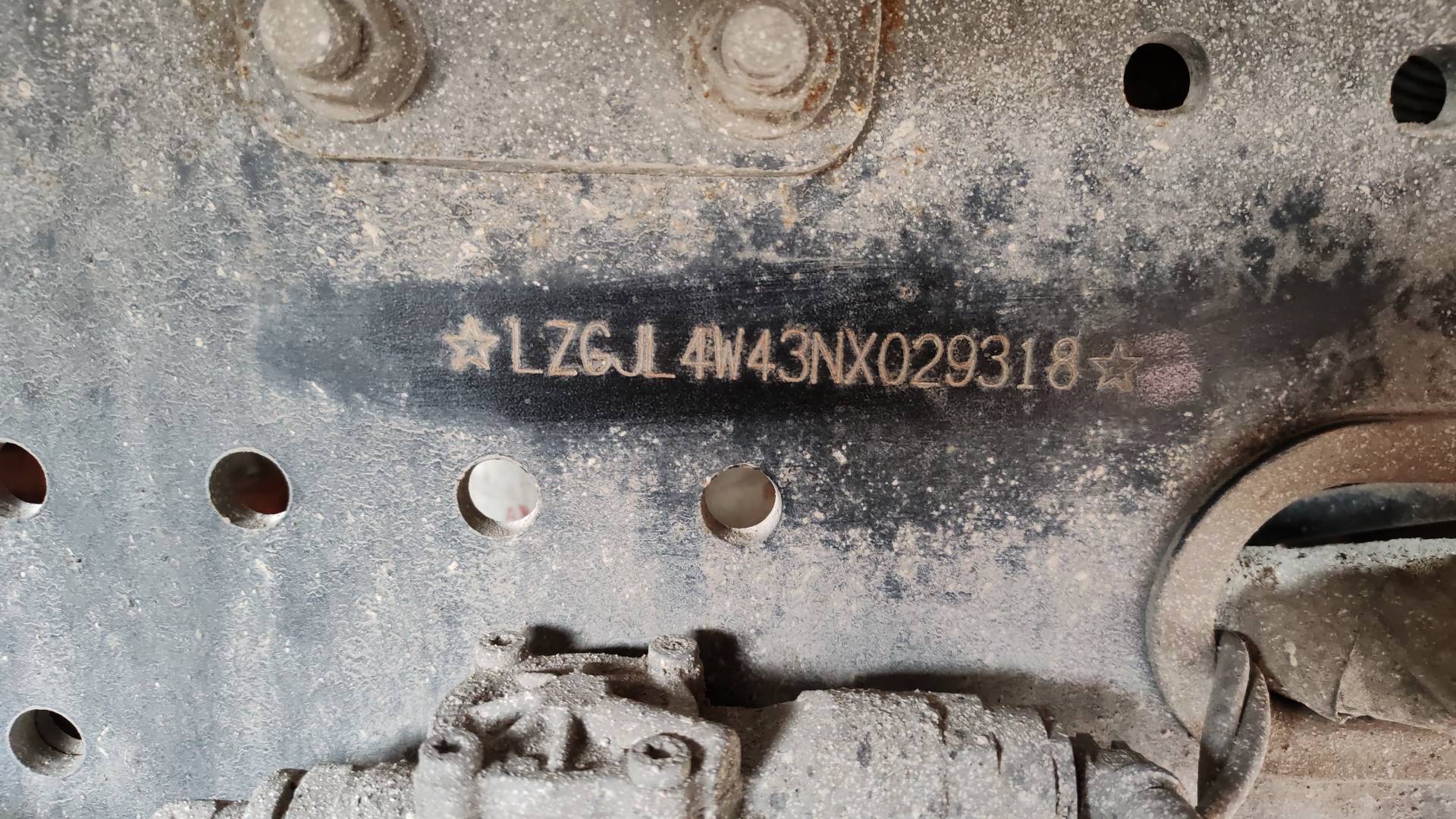 Shacman SX42584W324C,  471 947 км, 2022 года в лизинг