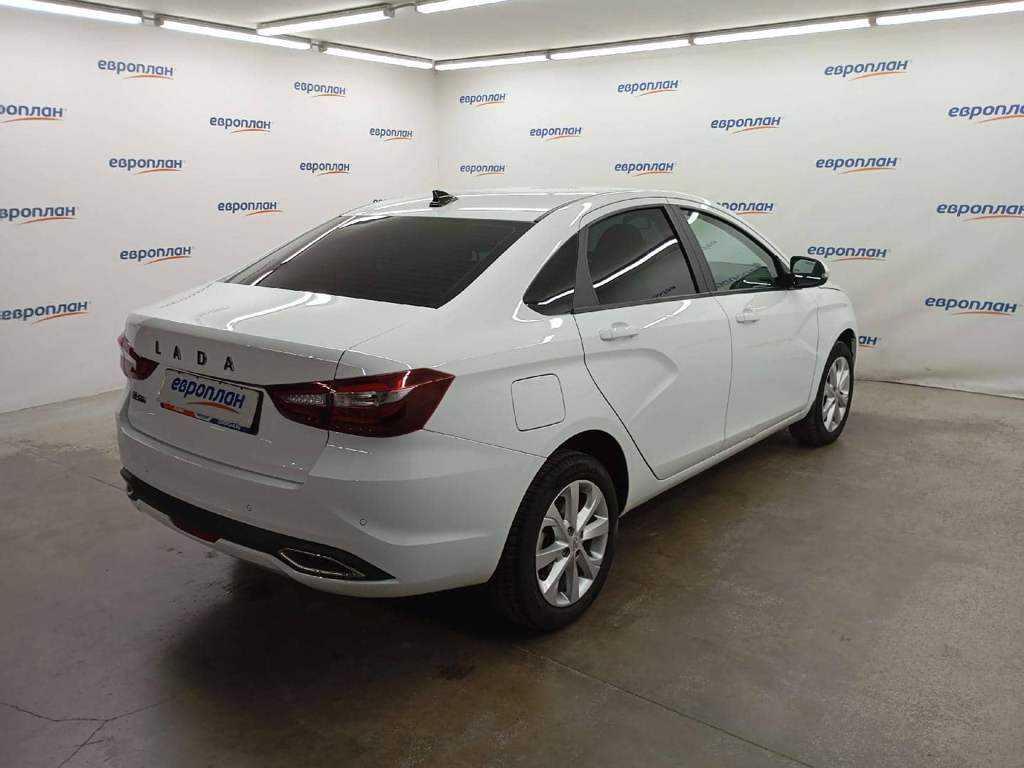 Lada Vesta седан,  44 977 км, 2025 года в лизинг