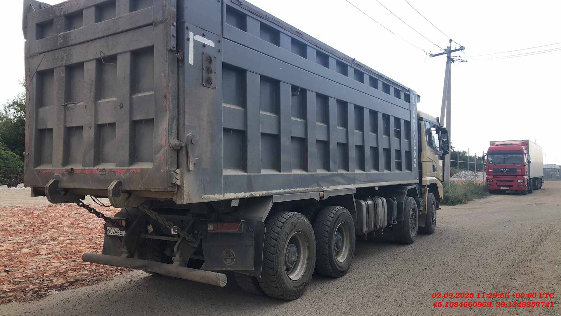Shacman SX33186V366,  248 549 км, 2021 года в лизинг