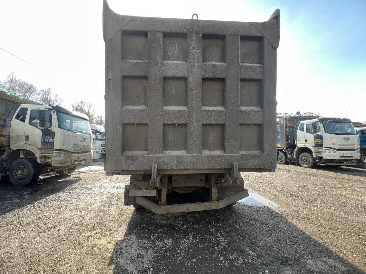 FAW CA3310P66K24T4E4 8x4 (E4),  200 000 км, 2022 года в лизинг