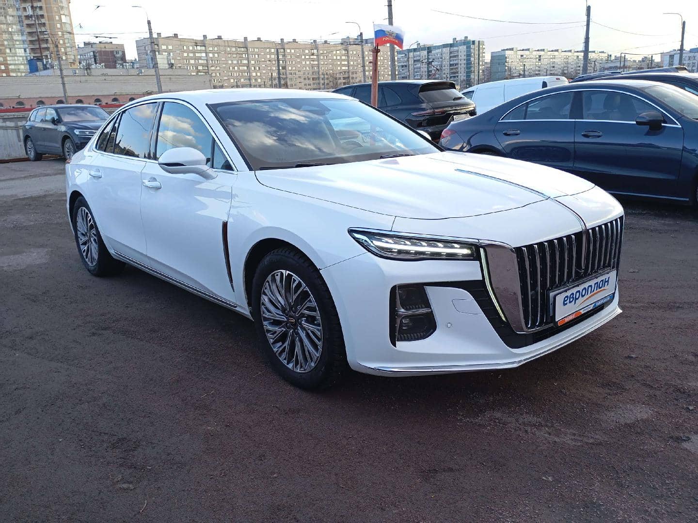 Hongqi H5,  153 172 км, 2023 года в лизинг